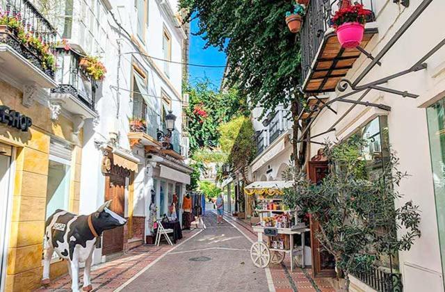 Cozy 2-Bed 2-Bathroom Apartment In Marbella Town Centre ภายนอก รูปภาพ